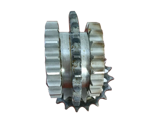 Integrated application of sprocket and synchronous pulley